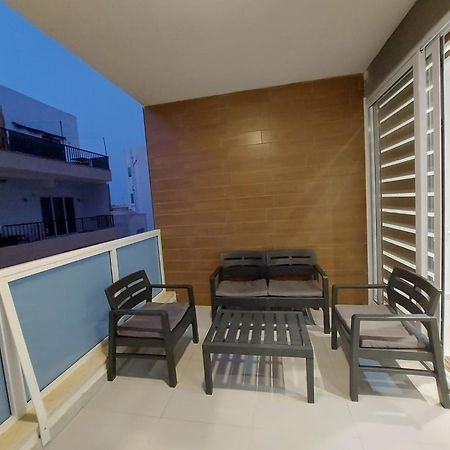 Centre Point Comfort Apartment San Pawl il-Baħar Kültér fotó